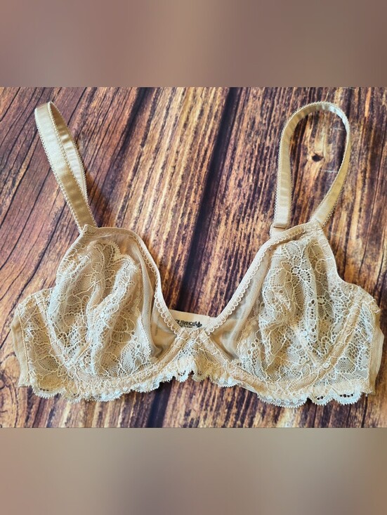 Lily of France Other - Lily of France Size 34C Underwire Lace Bra Unlined No Padding Feminine Coquette